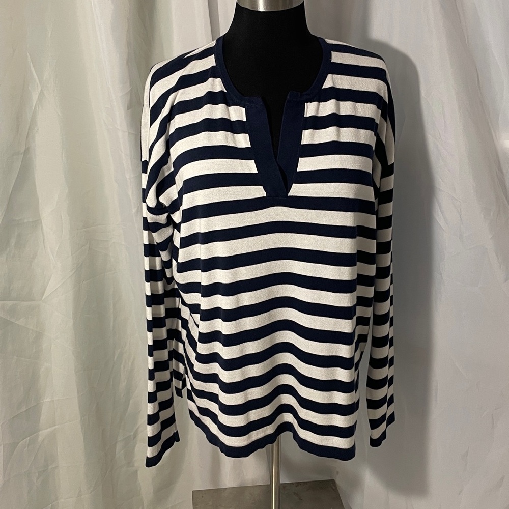 Jones New York Signature Navy and White Striped lightweight knit top size Large